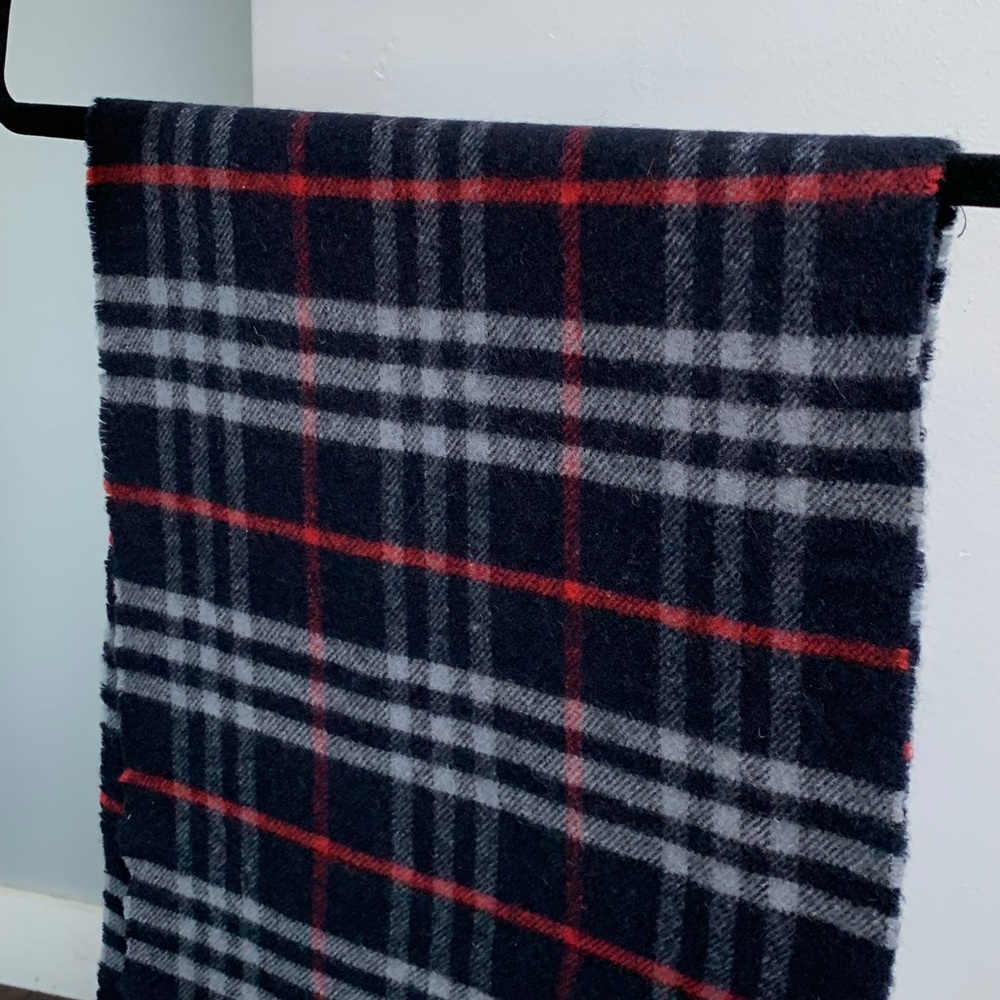 Authentic Burberrys (vintage) black plaid scarf - Picture 12 of 17